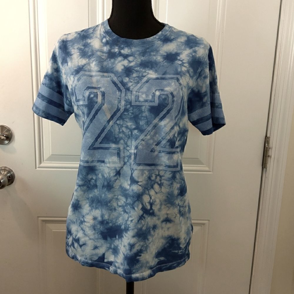 (3/$20) Art Class blue and white tie-dye T-shirt